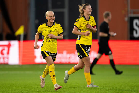 Elfsborgs Tea Skoglund och Ida Backlund jublar