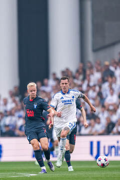 Otto Rosengren of Malmö FF and Lukas Lerager of FC