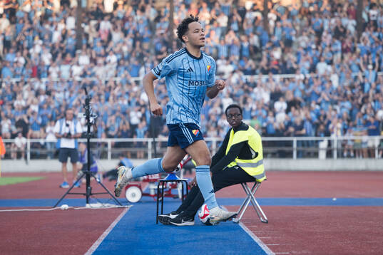 Djurgårdens Mikael Anderson jublar