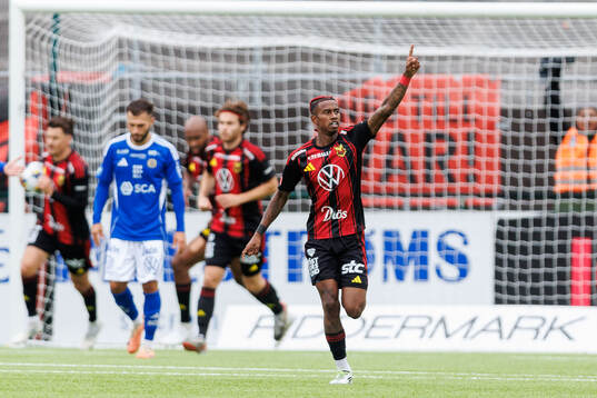 Östersunds Chovanie Shakur Amatkarijo jublar
