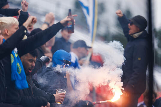 GIF Sundsvalls fans med pyroteknik