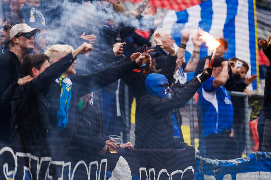 GIF Sundsvalls fans med pyroteknik