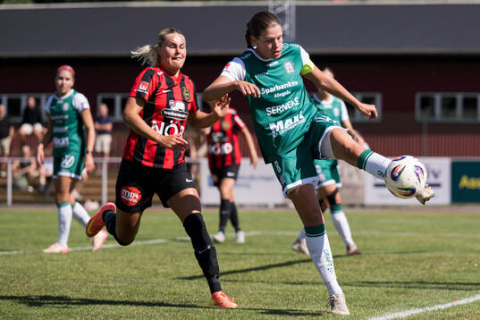 Brommapojkarnas Johanna Svedberg och Alingsås Tove Lorén