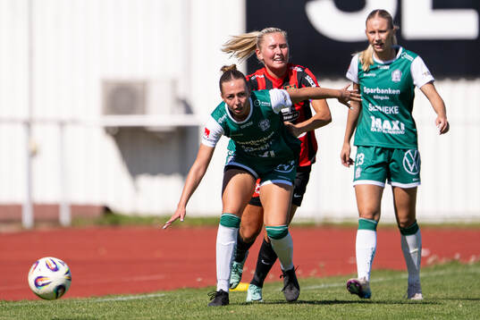 Alingsås Emmy Blomberg och Brommapojkarnas Ellen Toivio