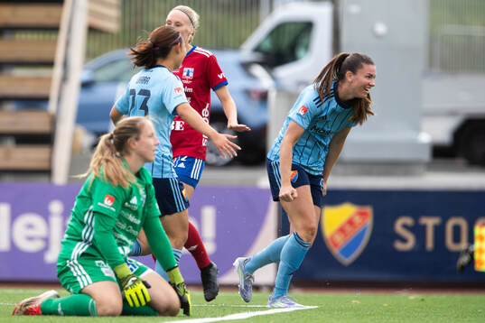 Djurgårdens Pauline Hammarlund jublar