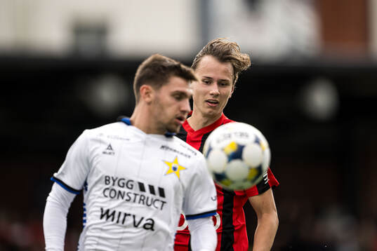 Sirius Isak Bjerkebo och Brommapojkarnas Alex Timossi