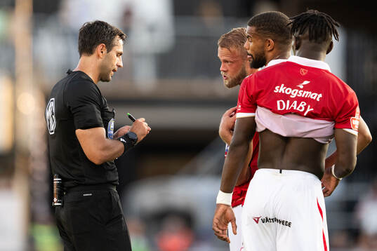 Domare Granit Maqedonci i diskussion med Daniel Sundgren