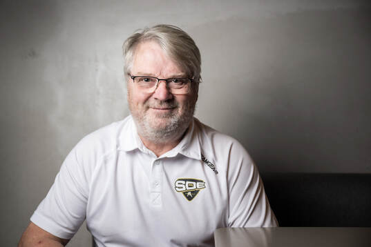 s tränare Peter Elander