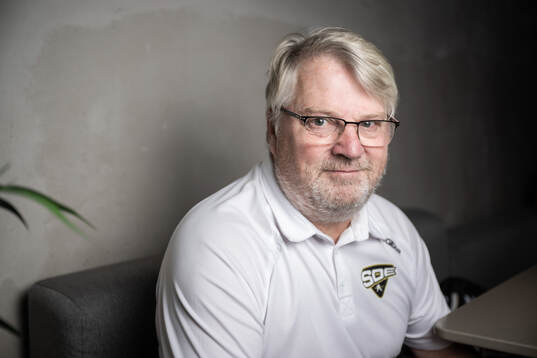 s tränare Peter Elander