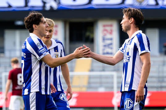 IFK Göteborgs Eman Markovic och Anders Trondsen jublar