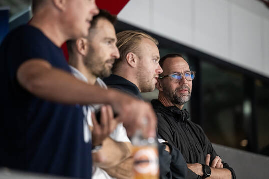 Sportchef Hampus Sjöström och Zugs assisterane tränare