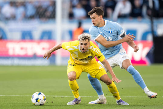 Stepan Langer of SK Sigma Olomouc and Colin Rösler of
