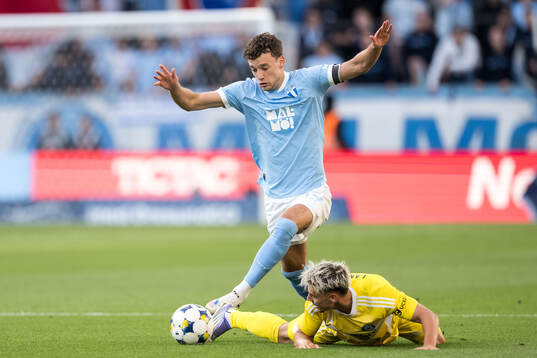 Colin Rösler of Malmö FF and Stepan Langer of SK Sigma