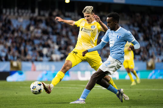 Filip Slavicek of SK Sigma Olomouc and Taha Ali of Malmö FF