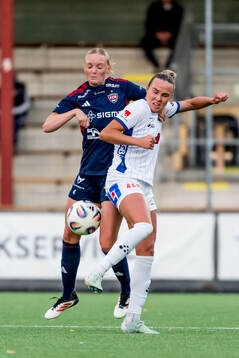 Rosengårds Emma Pennsäter och Växjö DFFs Larkin Russel