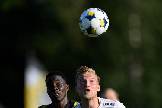 Häckens John Paul Dembe och Värnamos Johan Rapp