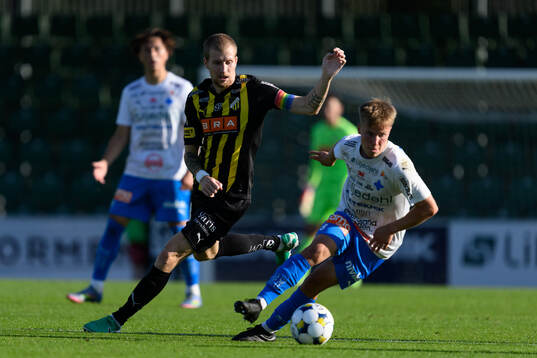 Häckens Simon Gustafson och Värnamos Otso Liimatta