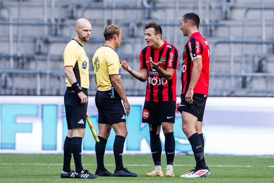 Brommapojkarnas Adam Skanning Jakobsen och Even Hovland i
