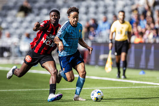 Brommapojkarnas Ezekiel Alladoh och Djurgårdens  Mikael