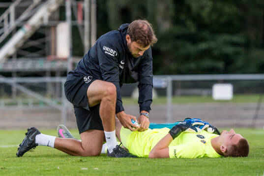 Landskronas målvakt Marcus Pettersson får vård