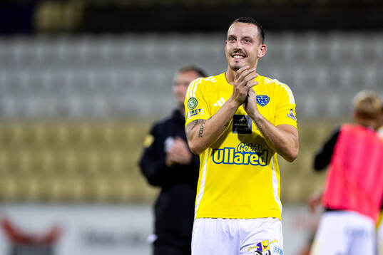 Falkenbergs Viktor Ekblom jublar