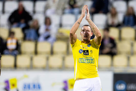 Falkenbergs Viktor Ekblom jublar