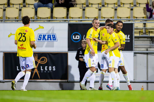 Falkenbergs spelare jublar