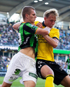 GAIS Lucas Hedlund och Mjällbys Herman Johansson