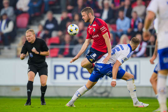 Östers Daniel Ljung och IFK Norrköpings Kevin Höög
