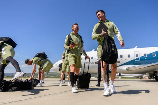 Marius Lode and goalkeeper Andreas Linde