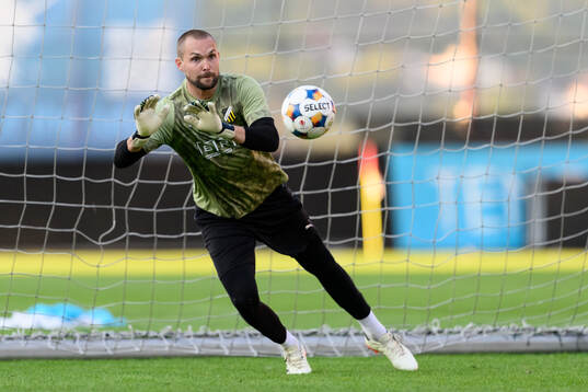 Goalkeeper Oscar Jansson