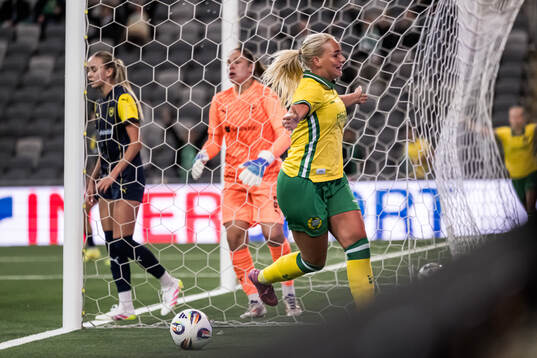 Cathinka Tandberg  of Hammarby celebrates