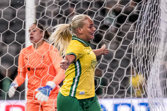 Cathinka Tandberg  of Hammarby celebrates