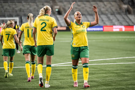 Cathinka Tandberg  of Hammarby celebrates