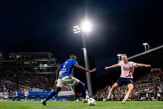 Abdoulaye Sylla of SK Sigma Olomouc and Daniel Gudjohnsen