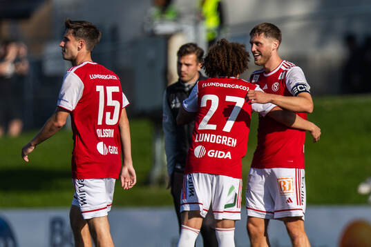 Sandvikens IFs spelare jublar