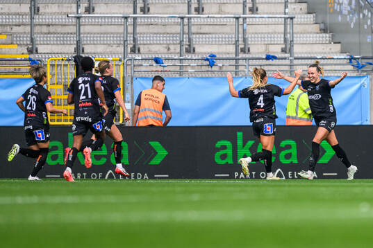 Växjö DFFs Larkin Russel jublar