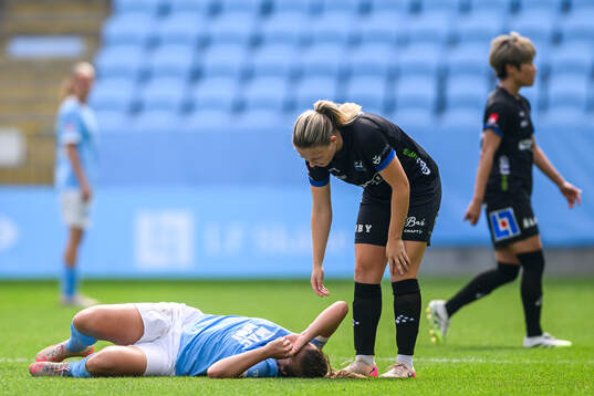 Malmö FFs Beatrice Persson har ont