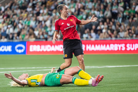 Cathinka Tandberg of Hammarby and Maya Le Tissier of