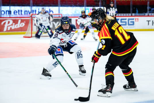 Linköpings Moa Gustafsson och Brynäs Mina Waxin