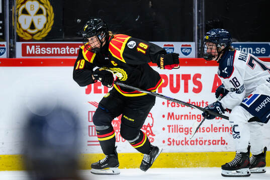 Brynäs Julia Östlund och Linköpings Moa Gustafsson