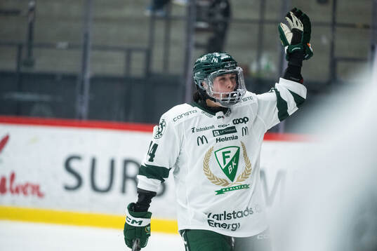 Färjestads Grace Parker jublar