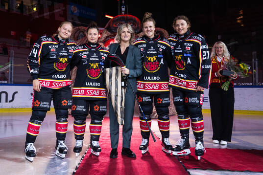 Luleås Wilma Sjölund, Jenni Hiirikoski, Emma Nordin,