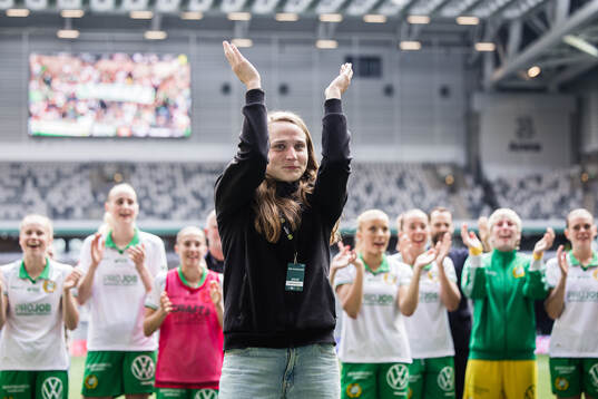 Hammarbys målvakt Anna Tamminen hyllas