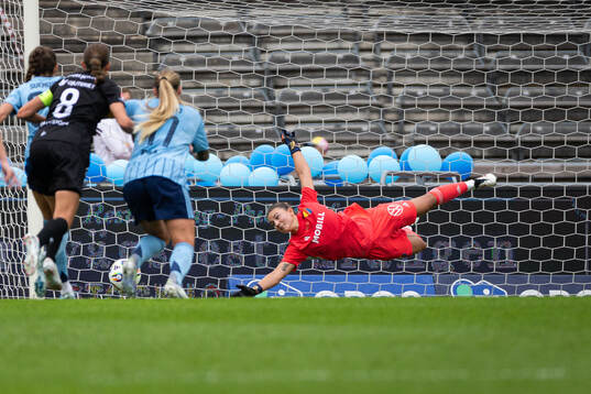 Djurgårdens målvakt Anna Aurora Koivunen
