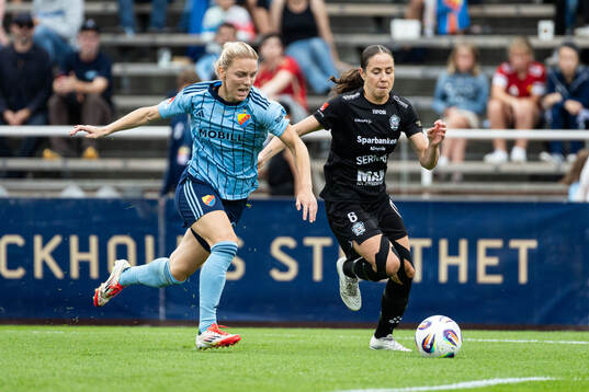 Djurgårdens Mimmi Larsson och Alingsås Tove Lorén