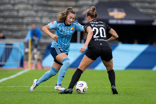 Djurgårdens Lucia Duras och Alingsås Emmy Blomberg