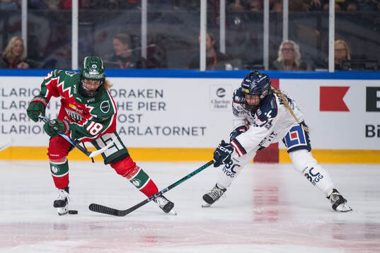 Frölundas Elisa Holopainen och Linköpings Moa Wernblom