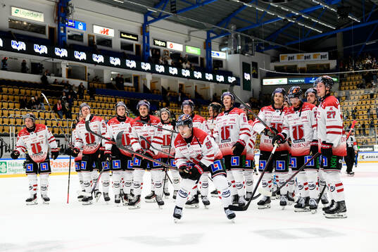 Örebros spelare jublar