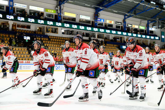Örebros spelare jublar